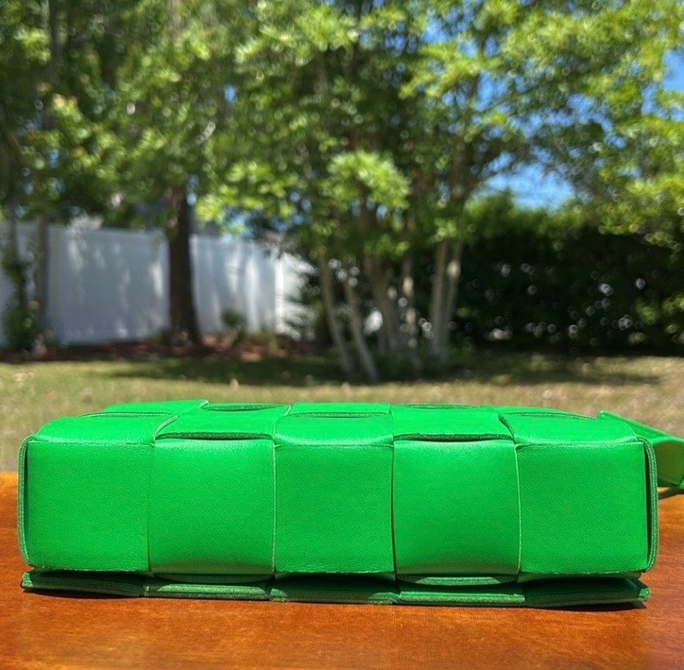 Pre-authenticated new Bottega Veneta cassette bag with dust bag Green Crossbody thumbnail 12