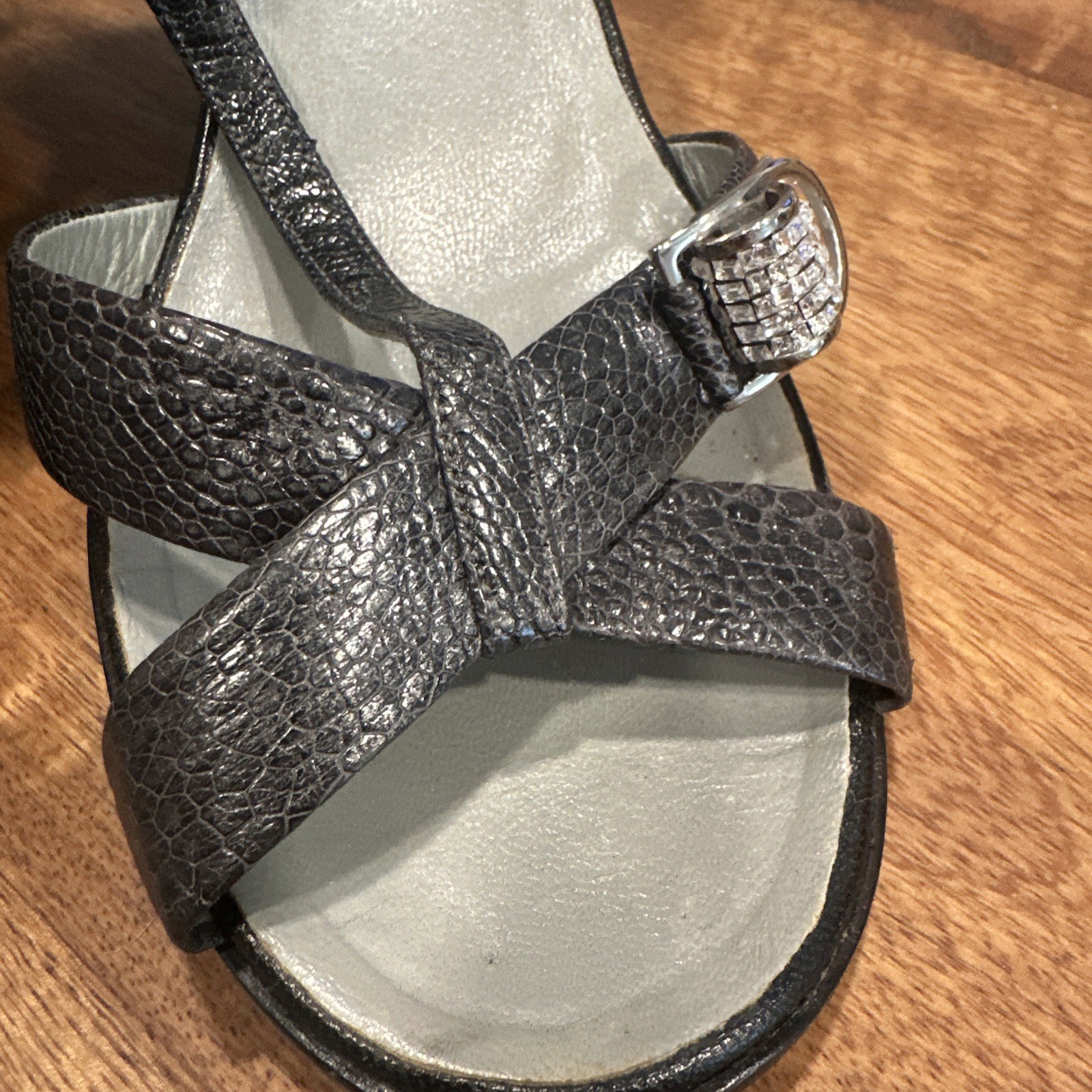 Iconic & Rare Tom Ford Gucci Runway Grey Silver  Python Sandals SZ 7.5 image 6
