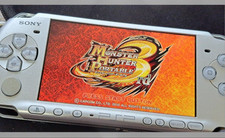 Sony PSP-3000 Playstation Portable Console Mystic Silver with Case Tested