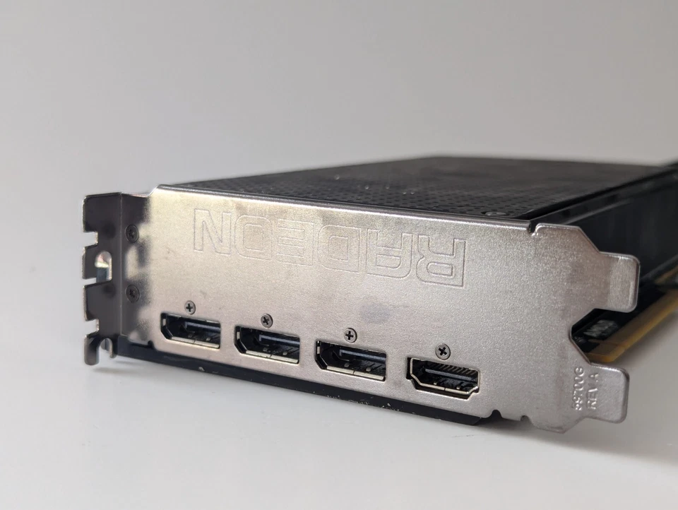 AMD Radeon R9 FURY X LIQUID COOLED GRAPHICS CARD - Image 4 of 4