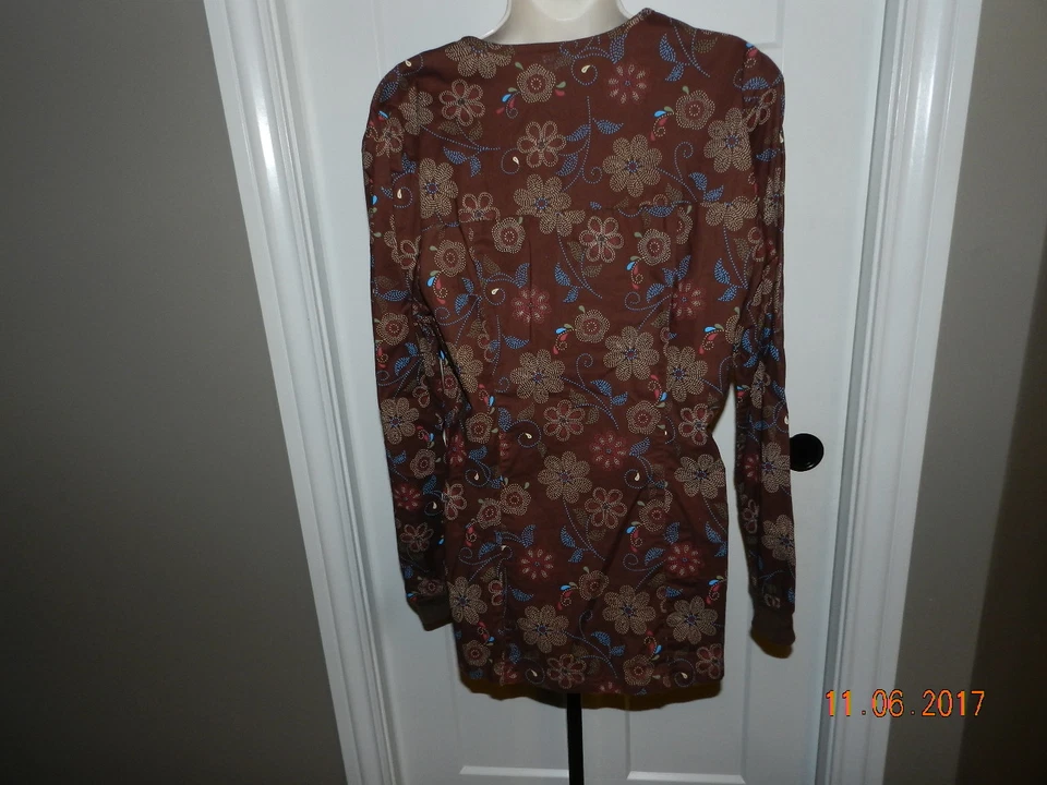 Cherokee Studio Scrub Size S Top 3435C PTIA Brown Floral Long sleeved - Image 3 of 4