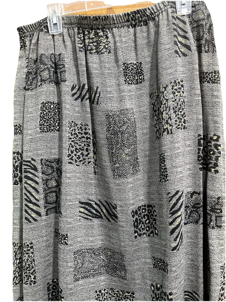 Women’s ELASTIC WAIST DRESS SKIRT, HIGH WAIST SIZE 24W, GRAY ANIMAL PRINT - Image 2 of 4