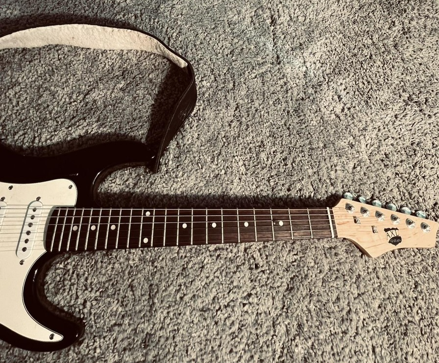 AXL Guitars Strat Style Electric Guitar Black 6 String Right