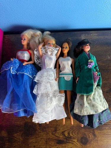 Vintage Barbie 80s 90s Figure Lot Barbie 4 Dolls w/ Clothes