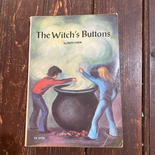 The Witch's Buttons Ruth Chew Scholastic 1974 PB 1ST PRINTING Halloween ...