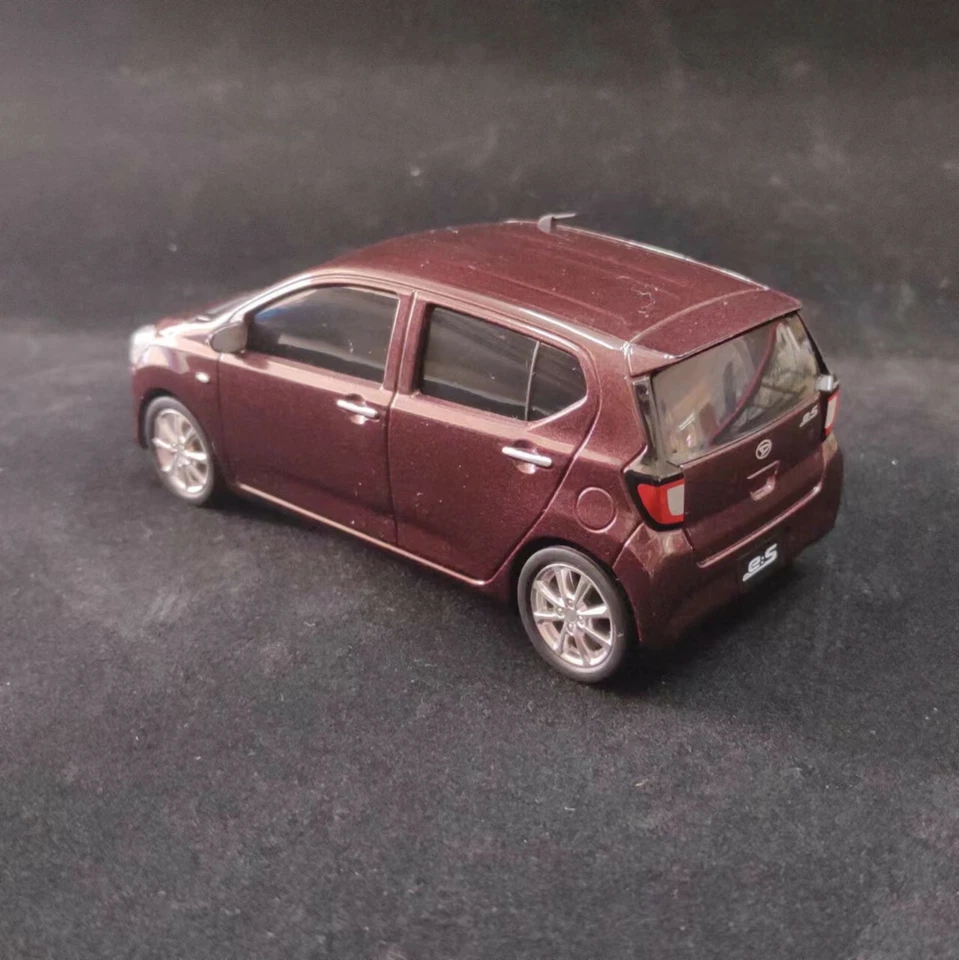 1/32 Daihatsu Mira e:S LA350S 2017 Dealer Plastic Model purple Rare - Image 2 of 3