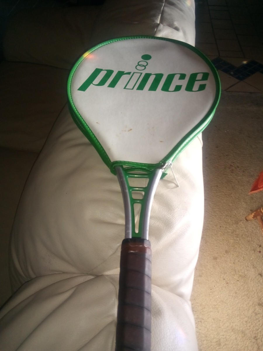 Ancienne raquette de tennis en bois+housse vintage.EN MAIN PROPRE