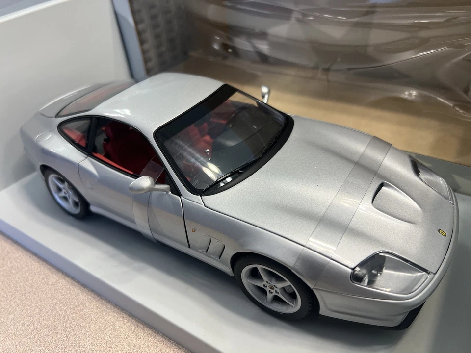 UT Models Bundle lot: 1:18 Ferrari Maranello RED + SILVER - Image 2 of 4