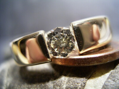 REIF-DESIGN - HOCHWERTIGER 0,46 CARAT H/VVSI BRILLANT SPANNRING - 585 GOLD