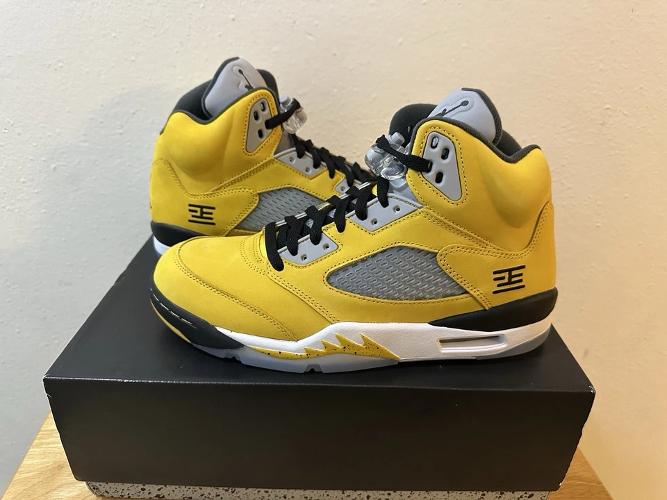 Talla 9.5 - Air Jordan 5 Retro T23 2025 Tokio Foto 4 de 4