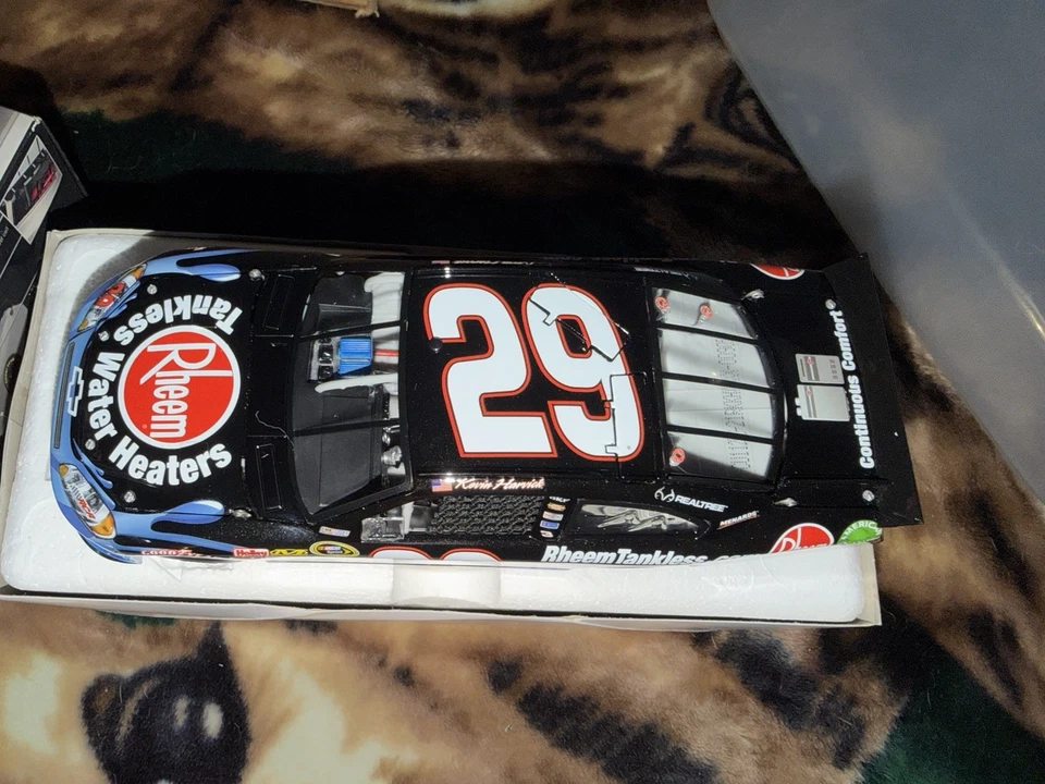 Calentadores de agua Kevin Harvick 1/24 #29 Rheem sin tanque 2011 Impala acción diecast Foto 4 de 4