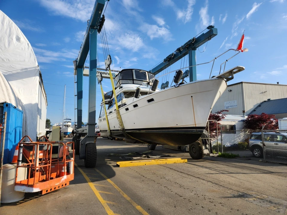 used motor yachts for sale - Image 2 of 4