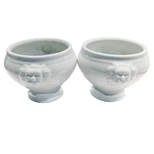 2 Sur La Table LION HEAD Porcelain Pedestal Soup Bowls 5”W Oven Safe 500 Degrees - Picture 7 of 7