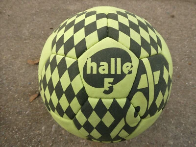 Hallen Indoor Fussball TOX Halle Gr. 5, Nadelfilz, genäht, Balldruckprüfer