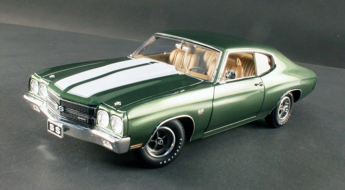 ACME 1970 Chevrolet Chevelle SS 454 Pilot Car Green w/Stripe