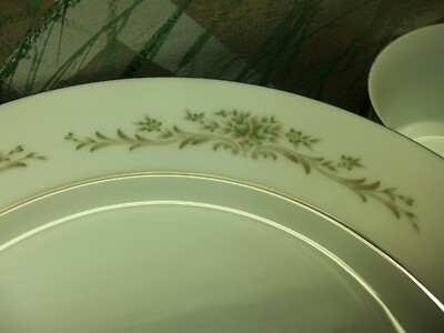 81 PIECE PARTIAL SET OF WYNDHAM FINE CHINA MADE IN JAPAN PENROSE