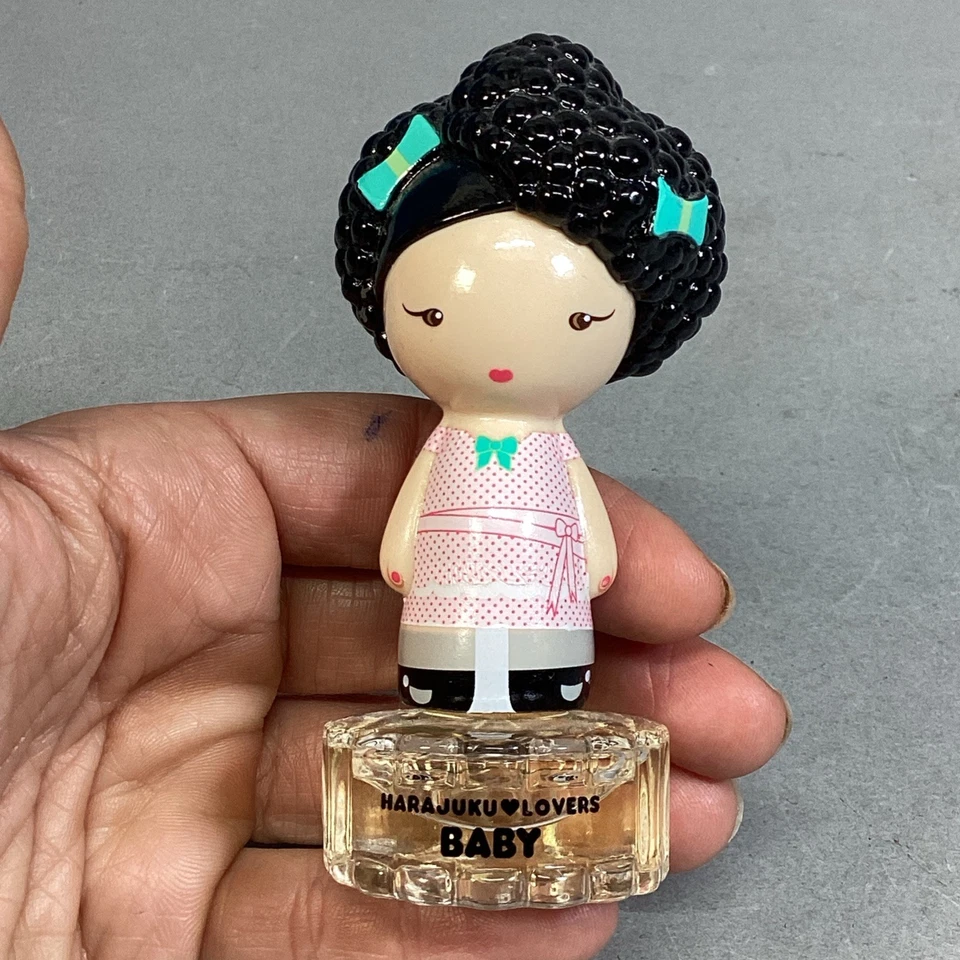 Spray perfume Harajuku Lovers BABY de Gwen Stefani - 0,3 OZ Foto 2 de 4
