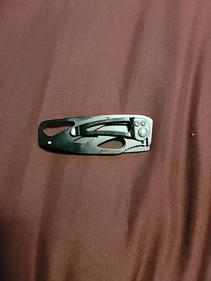 Navaja de bolsillo plegable a presión  Foto 2 de 3