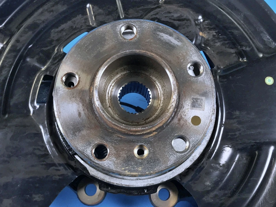 14-19 BMW F22 F23 228I M235I M240I REAR RIGHT PASSENGER SIDE SPINDLE KNUCKLE HUB - Image 2 of 4