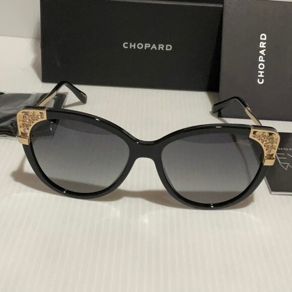 Chopard woman display picture 1