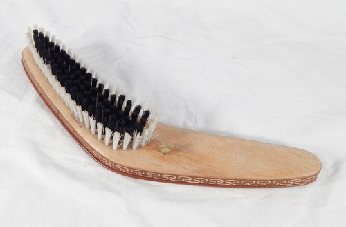 Unique Vintage Australian Boomerang Shaped musical Clothes officiel Brush SEE VIDEO