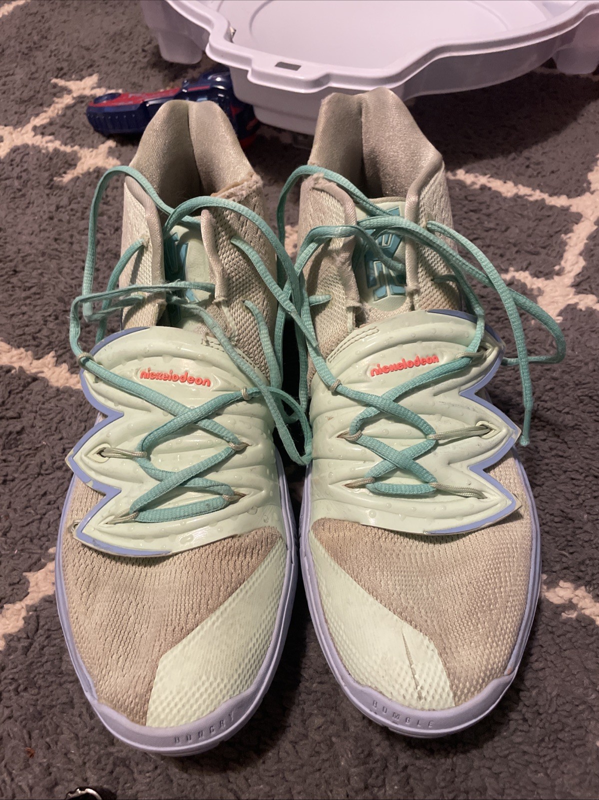 Nike Kyrie 5 Squidward