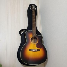 Chitarra elettrica acustica Guild OM-140E The Westerly Collection Sunburst con custodia
