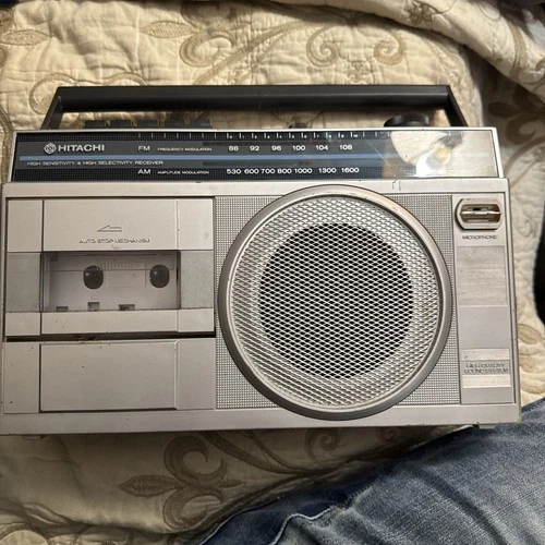 Vintage Hitachi FM AM Cassette Recorder Model TRK-5370H Radio Boombox -- Working