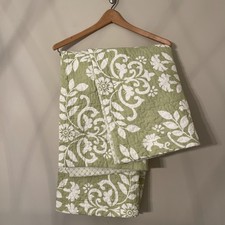 2 Laura Ashley Quilt Rowland Green Queen with Shams Floral Farmhouse King Sized