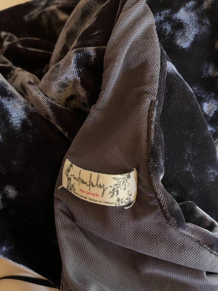 Blusa elástica Intimately Free People tamanho XS veludo sem mangas Lover - Imagem 2 de 4