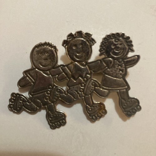 Sterling Silver Pin 3 Kid Skaters Holding Hands EFS Mexico - Picture 6 of 6