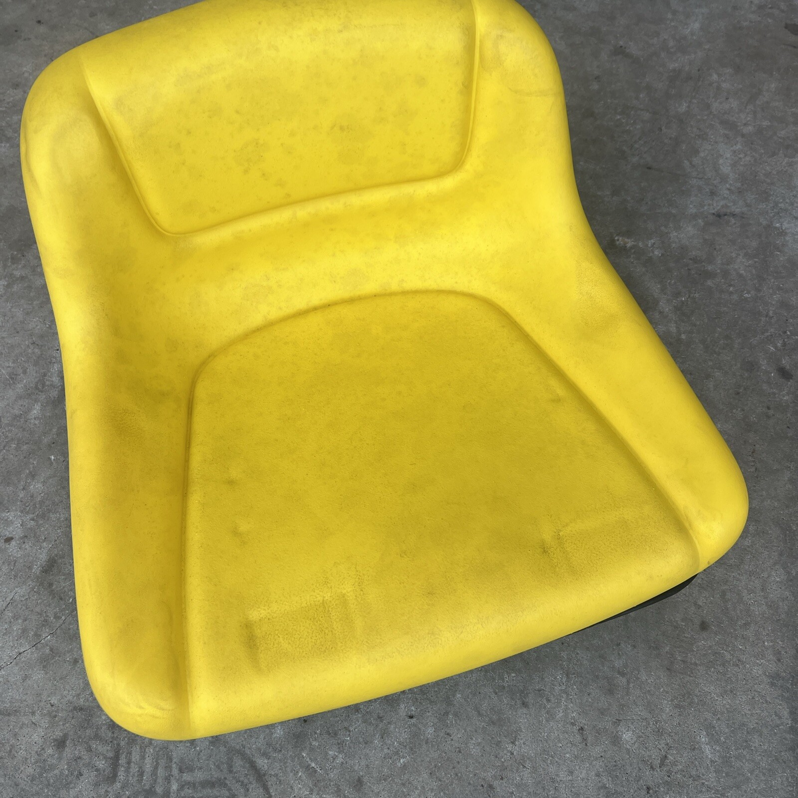 John Deere AUC13381 Mid Back Yellow Seat, Bracket, Cover 100 Series
