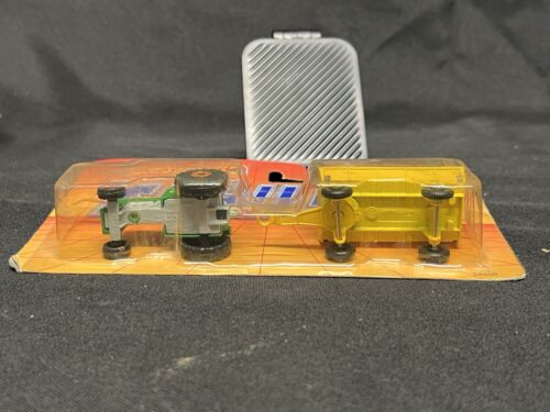 Matchbox Twin Pack TP-108 Green Ford Tractor and Hay Trailer - NIP - Picture 5 of 6