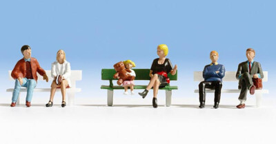 Noch 45530 – 6 Figurines Assises + Banc Pour Modélisme Ferroviaire