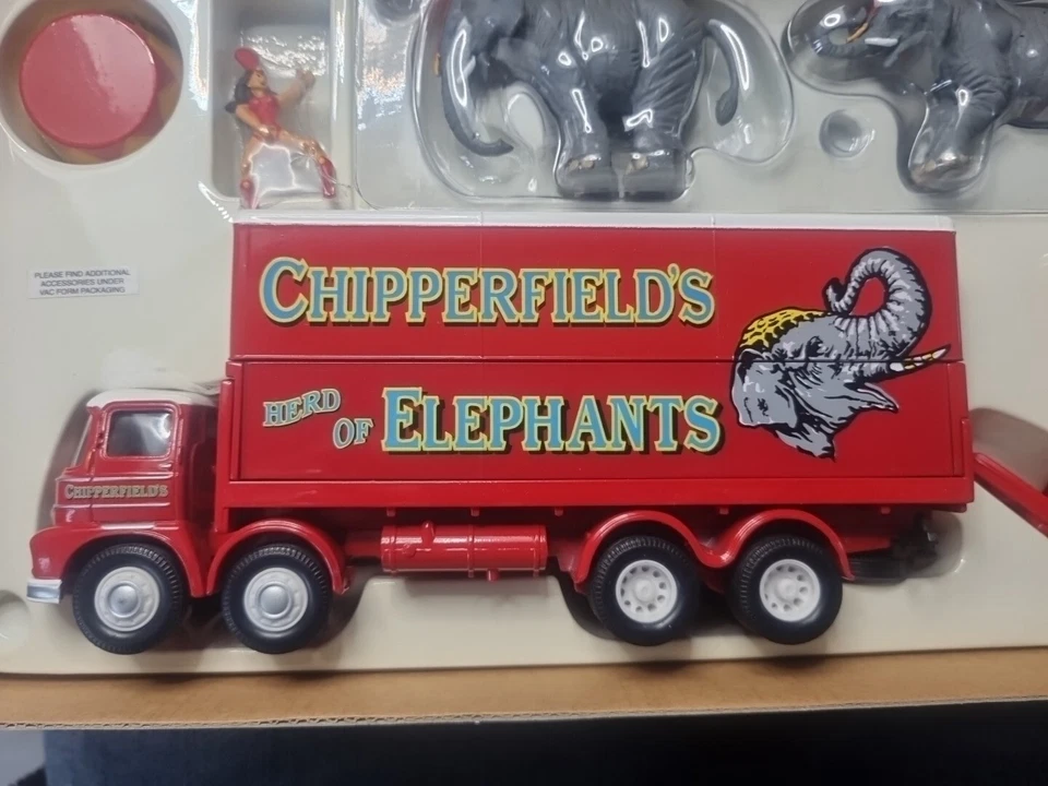 Corgi 1:50 31902 Foden S21 Lorry & Trailer w/ Elephants, Pedestal & Rider Boxed - Image 3 of 4