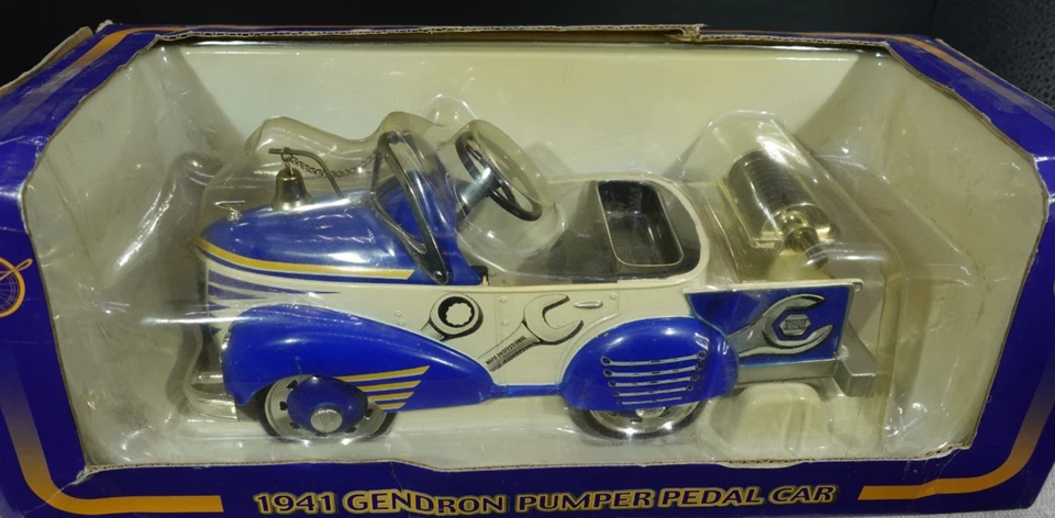 Crown Premiums NAPA 1941 Gendron Pumper Pedal Car 1/24 - Image 2 of 3