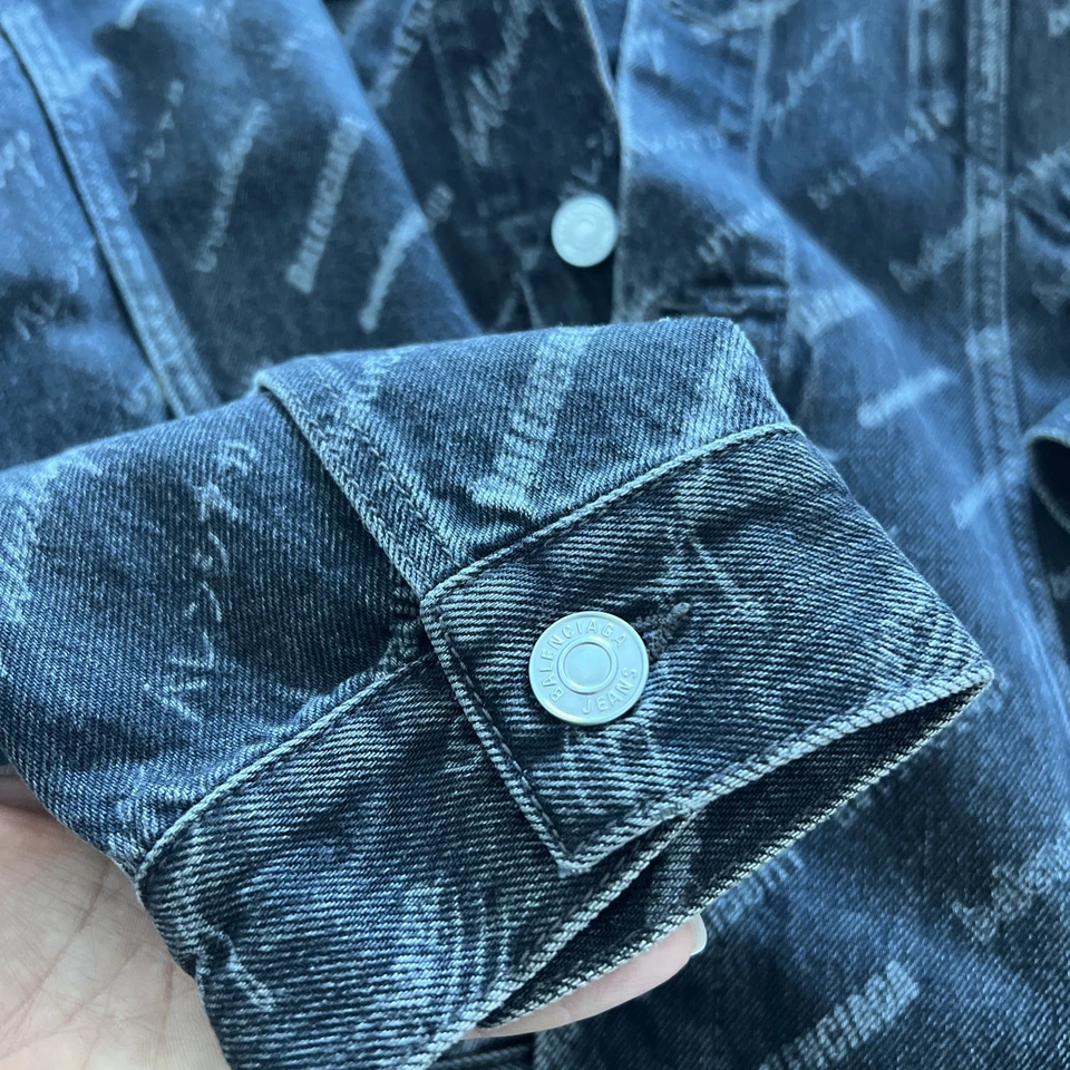 Jaqueta jeans unissex Balenciaga - Imagem 4 de 4