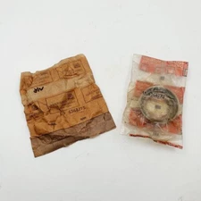 Holden Seal Assy. Front Hub Wheel Bearing 70 Engine Drum Brakes 6368773 (X2 pcs)