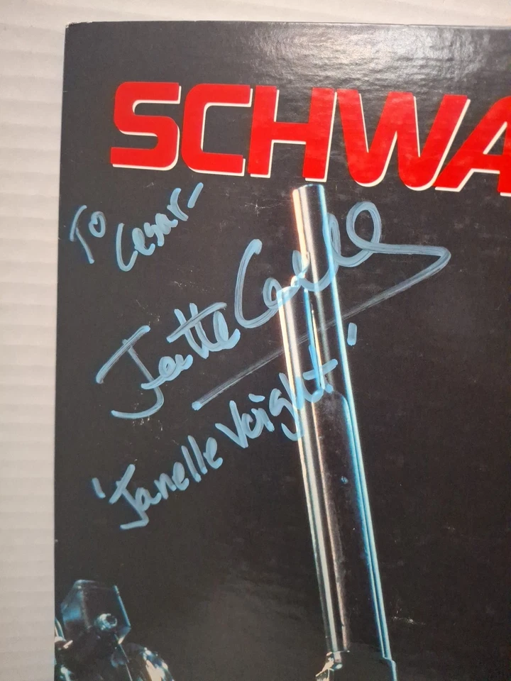 Terminator 2 (1991 LASERDISC)SIGNED BY JENETTE GOLDSTEIN, John's Foster Mom,gr - Image 2 of 4
