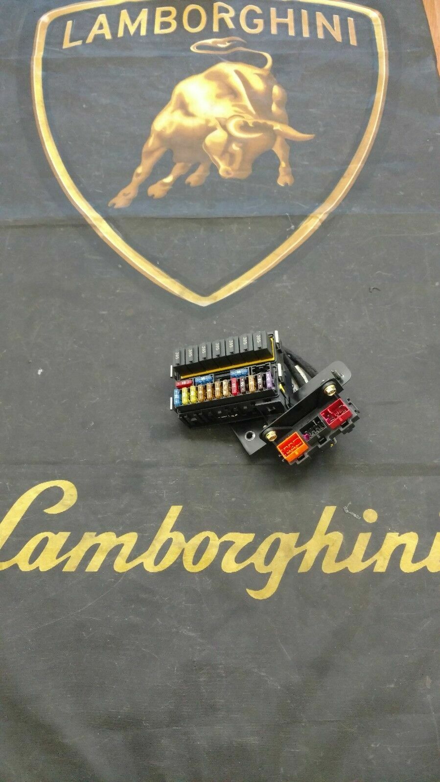 LAMBORGHINI MURCIELAGO DRIVER SIDE DASH FUSE BOX OEM 0061014739