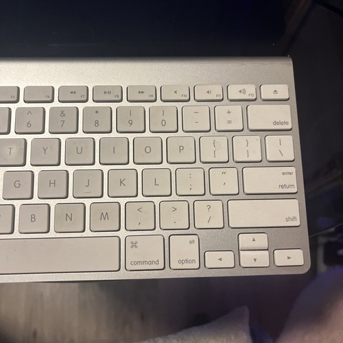 Apple A1314 Wireless Keyboard - Photo 3/4