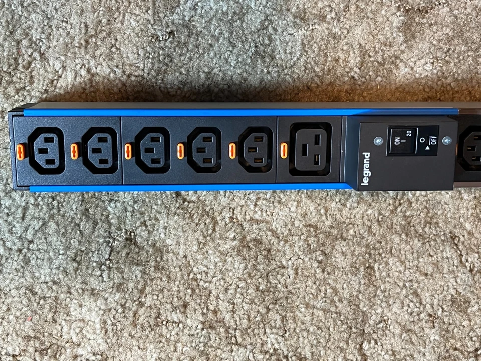 Legrand PDU POWER STRIP 646885 12 Outlet 240V 24A BTC MINING CRYPTO CURRENCY - Image 2 of 4