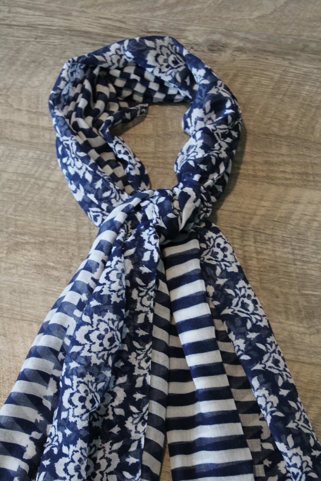 Lightweight Rectangle Boho Accent Scarf Blue & Wh… - image 10