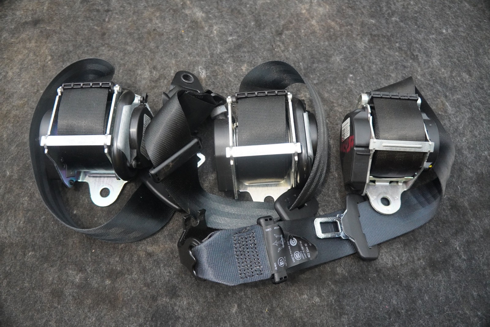 Set 3 Rear Seat Belt Retractor Black 670012506 OEM Maserati Quattroporte M156