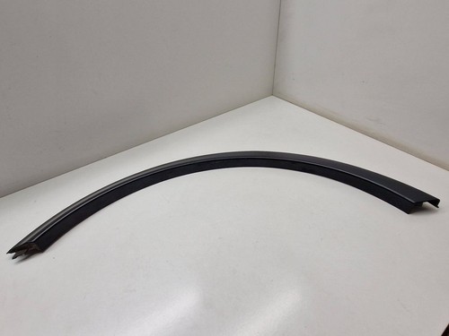 Rear wheel arch trim