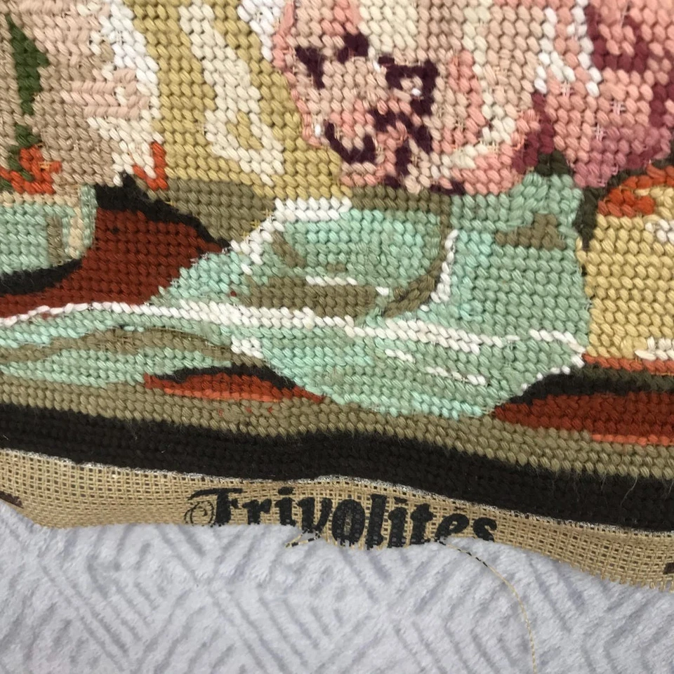 Tapisserie Vintage Aiguille Fleurs Nature Morte Florale Chapeau Livre 63 x 48 cm - Photo 2/4