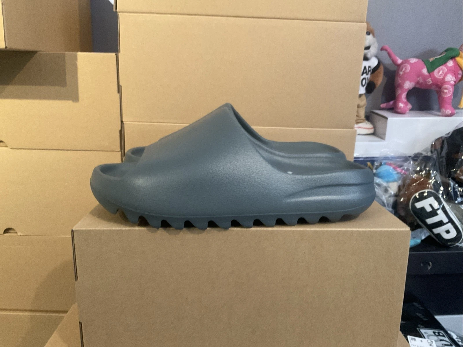 Yeezy Slides Slate Marine uomo taglia 9