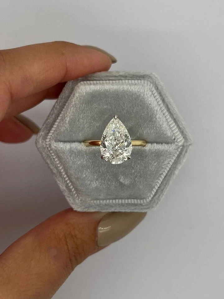 Anillo solitario de diamantes cultivados en laboratorio/CVD EF-VS talla pera de 3 quilates oro de dos tonos de 14 k Foto 2 de 4