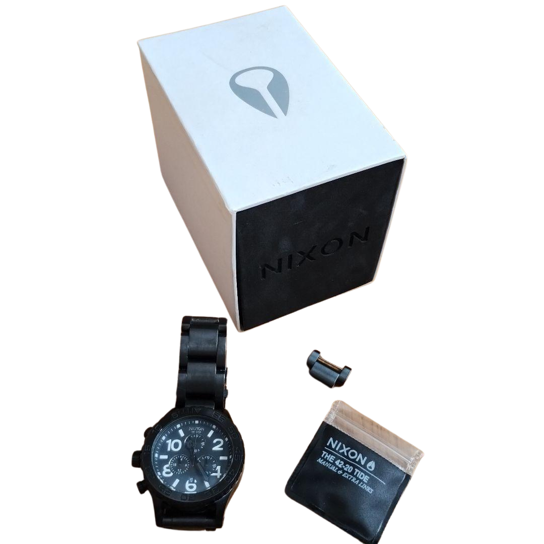 Nixon The 42-20 Chrono 200m matte black Quartz watch with Nixon The 42-20 Chrono 200m matte black Quartz watch with