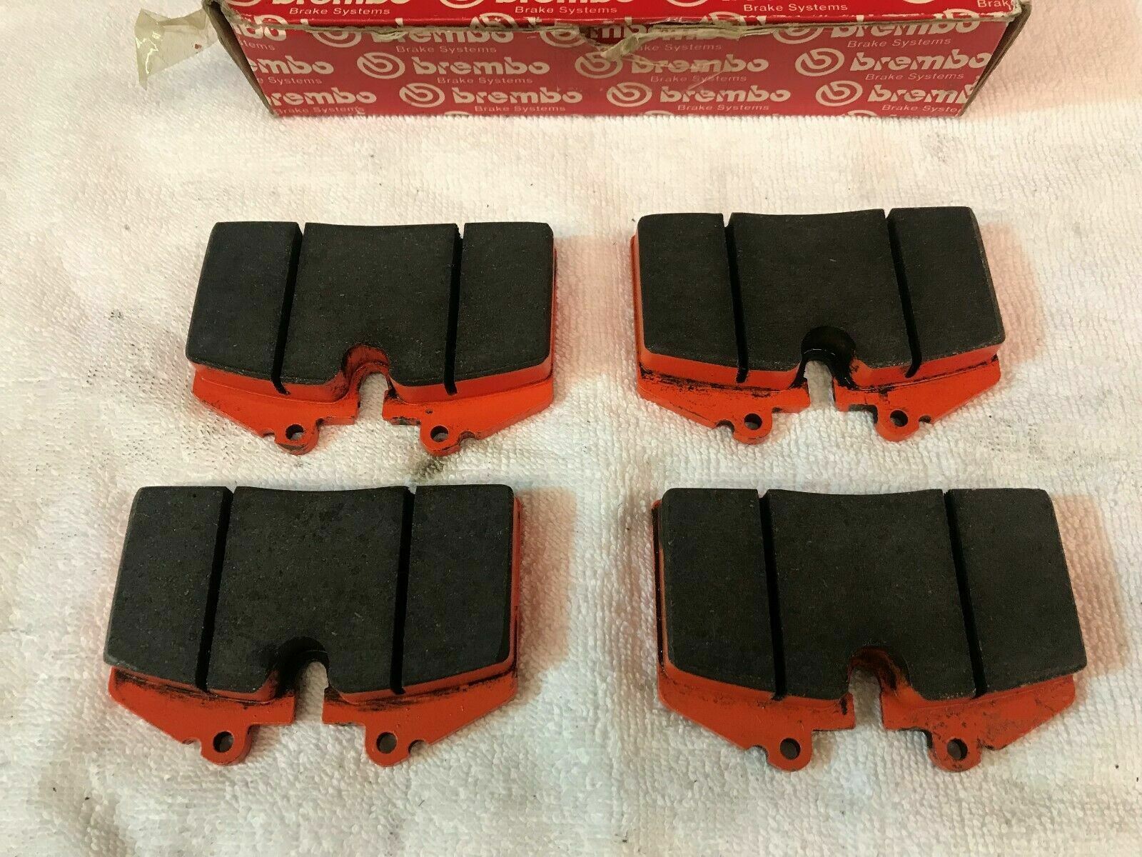 FERRARI 456 550 REAR BRAKE PADS SET BRAKE PADS BREMBO CALIPER OEM 70000925